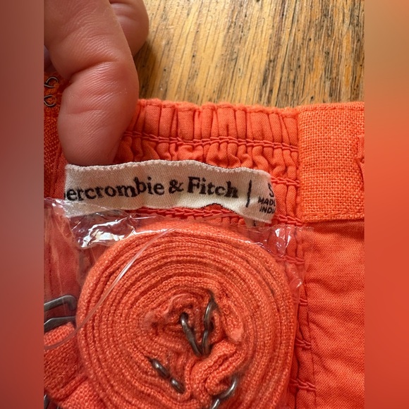 Abercrombie and Fitch Scarlett Strapless Linen-Blend Skort - Picture 4 of 8